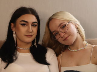 FloraAndGwen's Webcam Profile Image